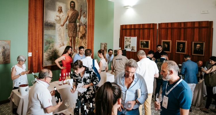 La degustazione all'interno del Palazzo d'Avalos