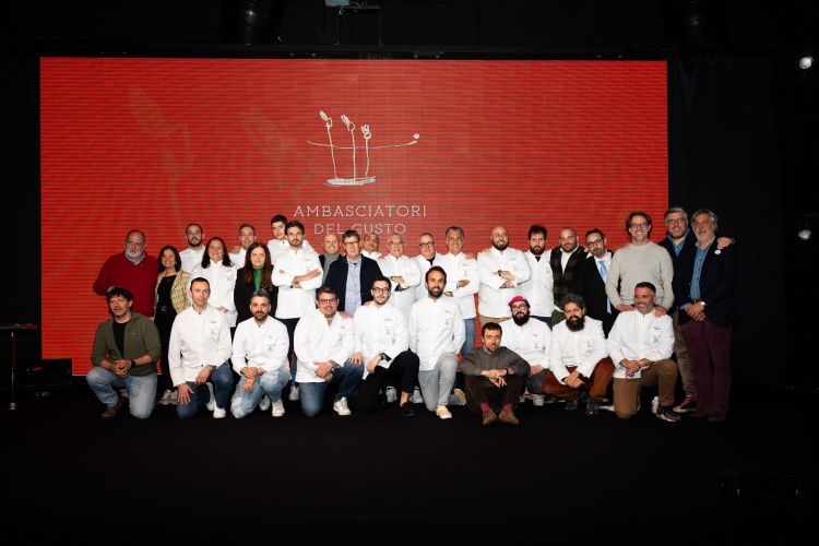 Foto di gruppo dei nuovi Ambasciatori del Gusto
