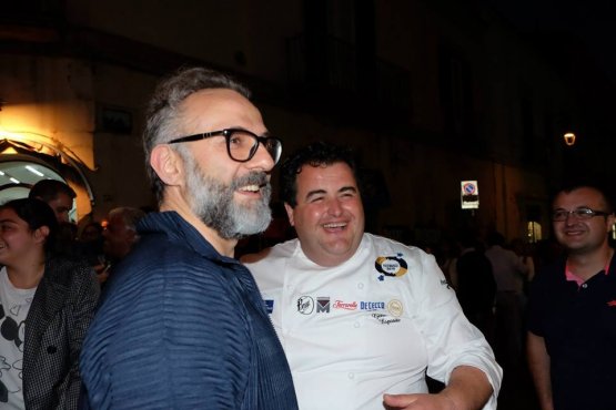In bianco, Gennaro Esposito con Massimo Bottura, o