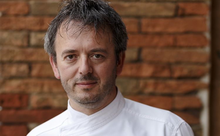 Lo chef Riccardo Agostini del ristorante Il Piastrino di Pennabilli (1 Stella Michelin) delizierà gli ospiti il giorno 13 Luglio
