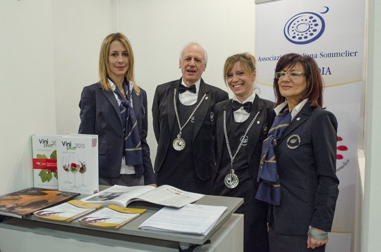 Tra gli stand della grande area espositiva di Identità Milano 2015, anche quello dell'Associazione Italiana Sommelier