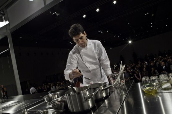 Massimiliano Alajmo sul palco di Identità Milano