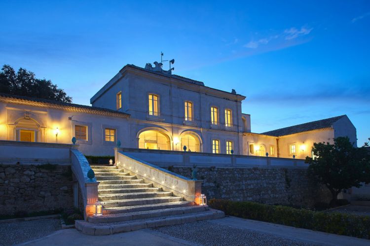 Borgo di Luce I Monasteri, albergo a cinque stelle