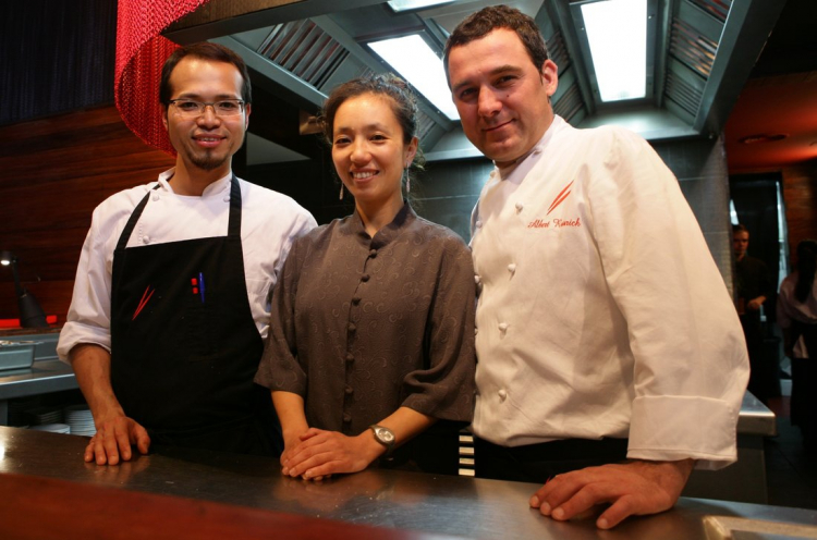 Da destra a sinistra, lo chef patron Albert Rauri