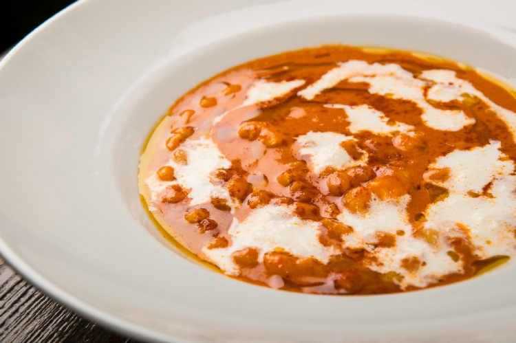 Gnocchetti acqua, farina, crema di scampi e stracciatella
