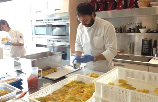Ugo Alciati prepares his square pepper