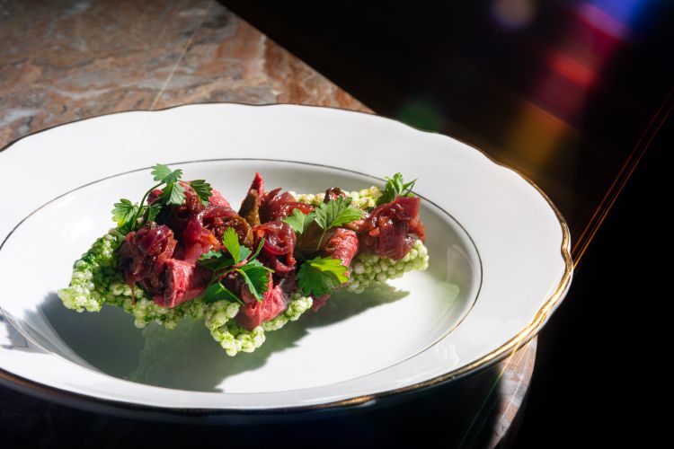Dal menu di Futura a Roma: Polmone di manzo, cipo