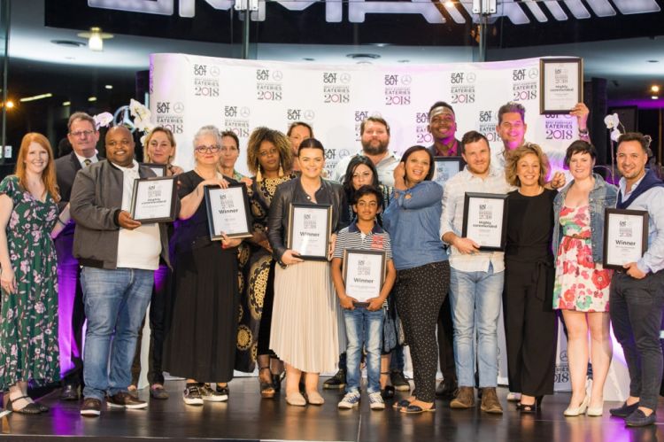 Foto di gruppo dei vincitori degli Eat Out Awards 