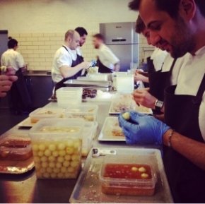 At work! Our Matteo accepts every challenge: including peeling potatoes (photo by minty_pjdk)