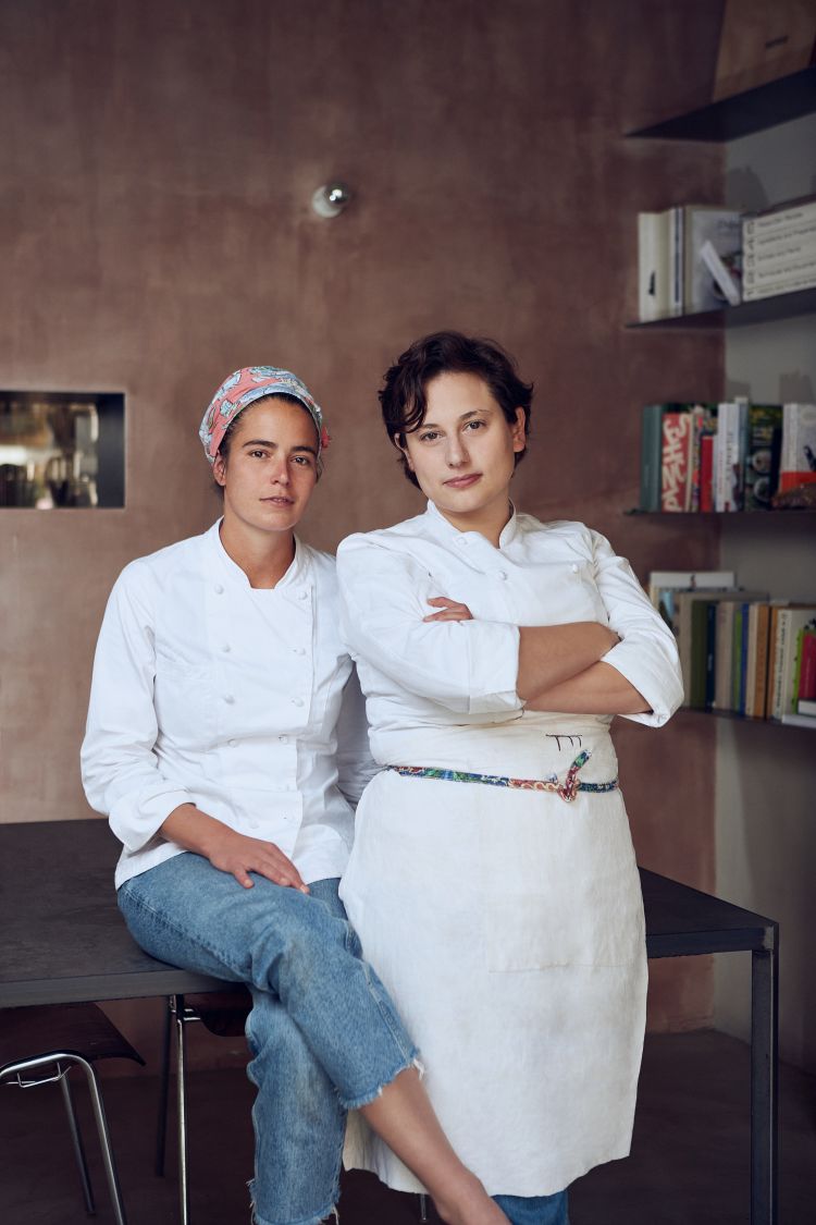 Sara Nicolosi e Cinzia De Lauri, chef del ristorante vegetale milanese Altatto
