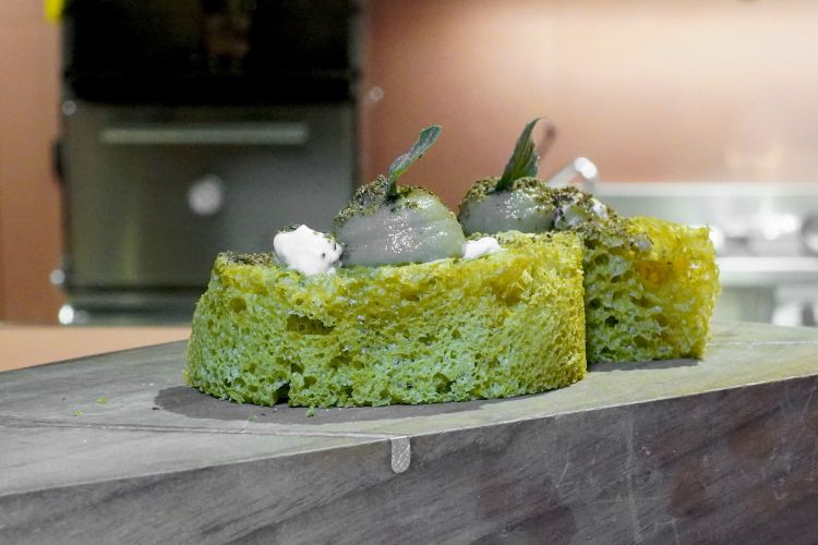 Spugna alle melanzane, crema di melanzane e berberè
