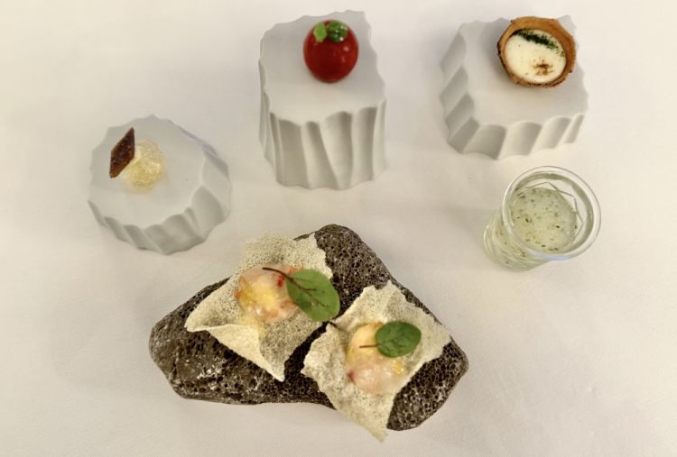 Amuse bouche
