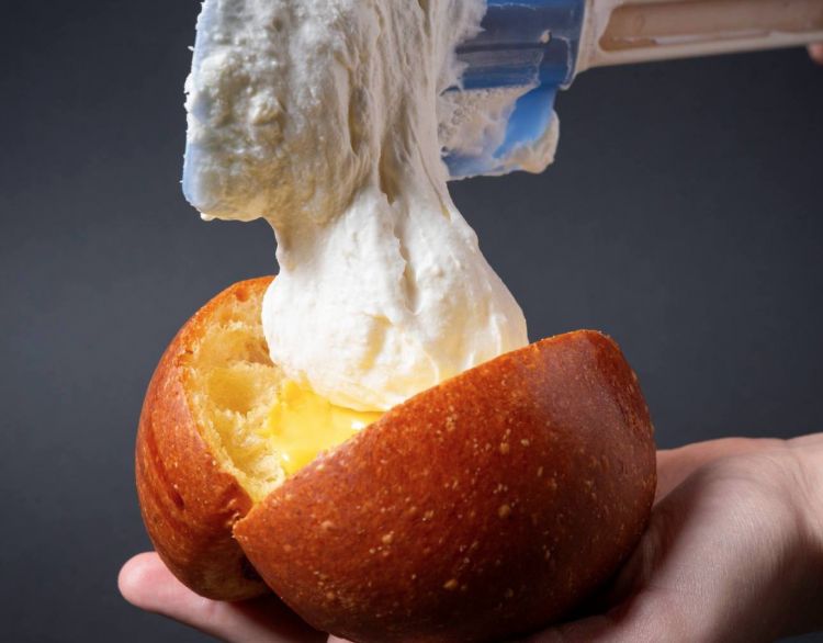 La pasticceria punta soprattutto sui grandi classici. Eppure non mancano delizie dal taglio più contemporaneo