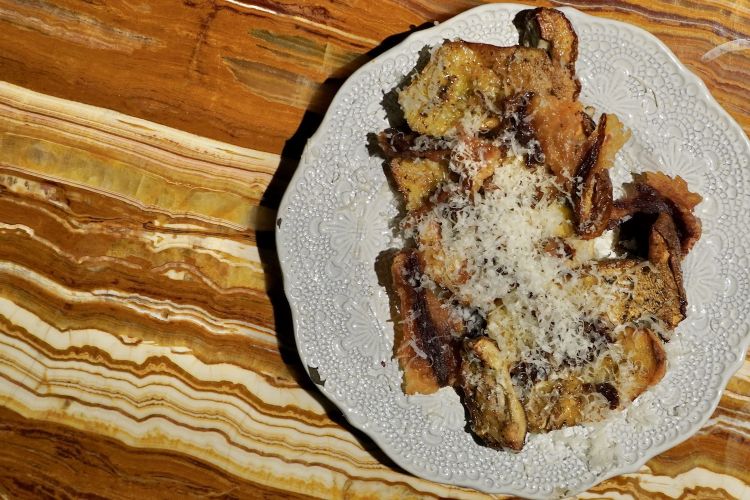 Porcini con crostini di wagyu e Grana
