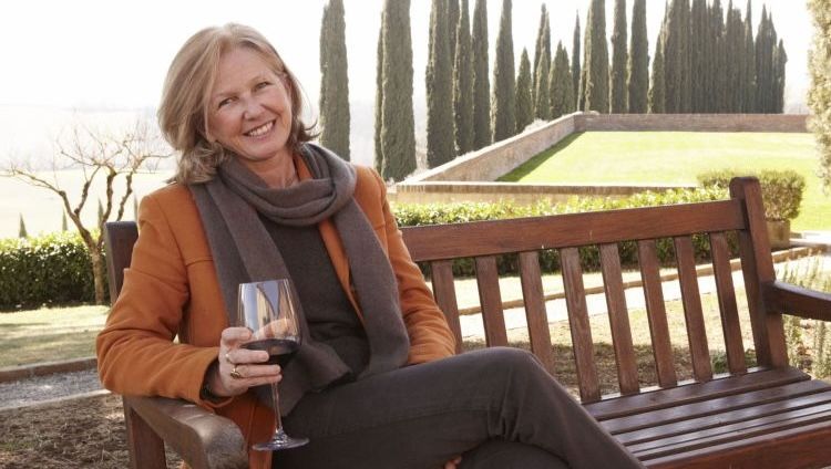 Elisabetta Gnudi Angelini nella tenuta di Montalcino