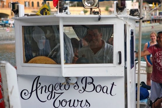 For those who are tired of walking, or prefer going via sea, Angelo’s boat takes you from Monterosso to Vernazza, while admiring the beautiful Cinque Terre coast