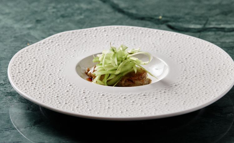 Animella, salsa d'ostrica, beurre blanc al sakè e asparagi