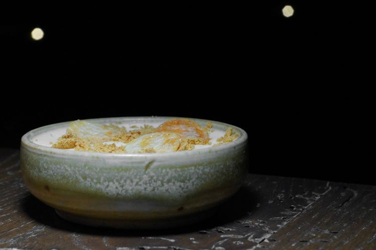 Spuma di patate, vaniglia, cioccolato bianco, chips e polvere di patate, tartufo