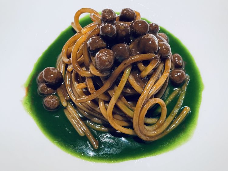 Omega 3, sapid and intense Spaghetti with black ga