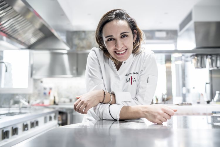 Arianna Gatti, sous-chef del ristorante Miramonti l'Altro, due stelle Michelin a Concesio (Brescia), al fianco di Philippe Léveillé
