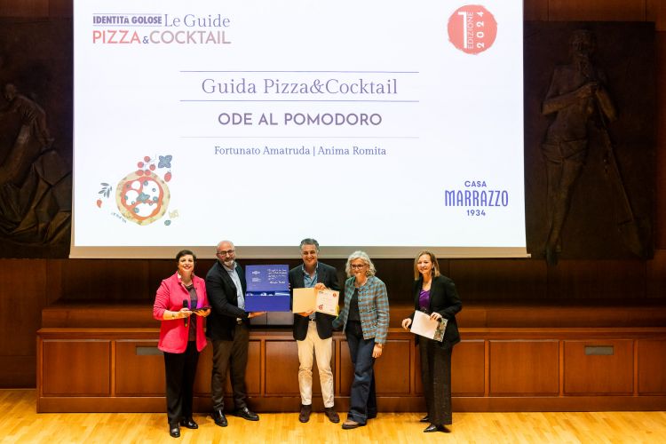 ODE AL POMODORO - in collaborazione con Casa Marrazzo
Gerardo Marrazzo e Teresa Marrazzo hanno premiato Fortunato Amatruda, Anima Romita - Crema (Cremona)
