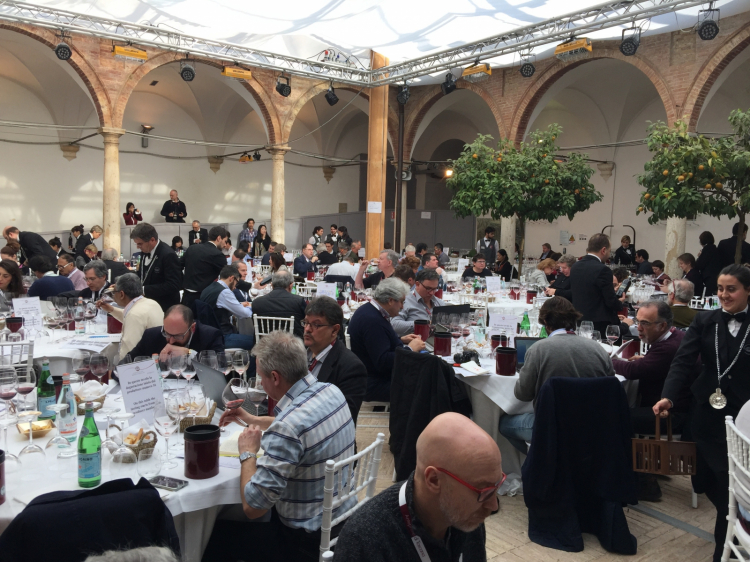 The tasting of the wines from the 134 participating wineries: the Rosso di Montalcino 2015, a vintage that will give satisfaction, were also excellent
