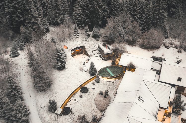 L'area spa (anche) all'aperto, calda, del&nbsp;Bad Sch&ouml;rgau
