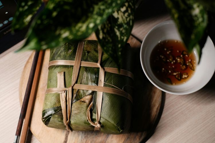 Banh Chung, importante piatto tradizionale vietnamita (foto di Pew Nguyen, Pexels)

