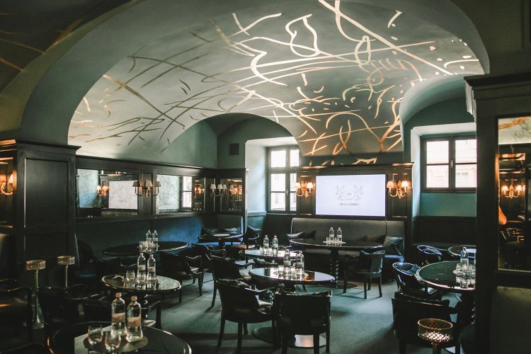 Il Bar Cavour di piazza Carignano 2

