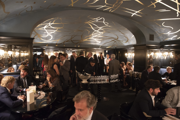 La sala del Bar Cavour, al piano superiore rispetto al Del Cambio
