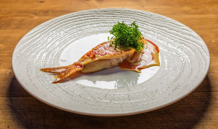 Triglia arrosto alla salentina, pomodoro, bottar