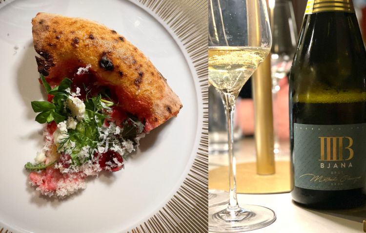 Pizza Barbie-a-bietola di Pier Daniele Seu - Salsa di barbabietola e Parmigiano, blu di bufala, dischi di barbabietola in soluzione citrica, gel di amarene, humeboshi, misticanza, crumble di nocciole e provolone del Monaco
Spigolosa, complessa, vegetariana - che poi è una delle materie che Pier Daniele e i suoi investigano con attenzione dagli esordi -: alla base una crema di barbabietola e parmigiano, omaggio al risotto del maestro Marchesi, misticanza, blu di bufala che sprigiona, insieme, grassezza e piccantezza. Per brindare, ci spostiamo in Slovenia, con un Metodo Classico Brut Bjana, 70% Chardonnay e 30% Ribolla Gialla, affinamento sui lieviti minimo 24 mesi