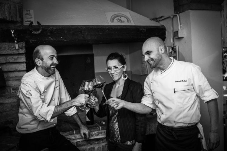 Lo staff del ristorante: lo chef Senio Venturi, la moglie Elisa Bianchini che si occupa della sala e il sous chef Daniele Dattoli
