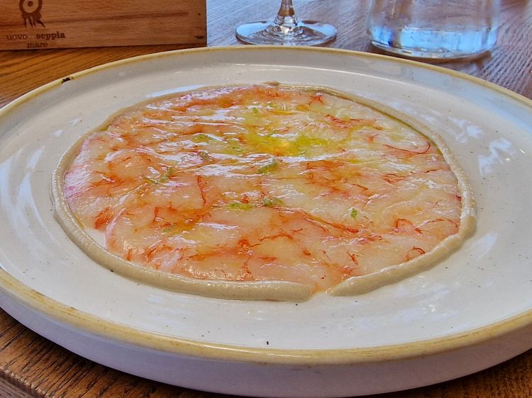 Battutino di gambero rosso con maionese alla bottarga e olio al mandarino