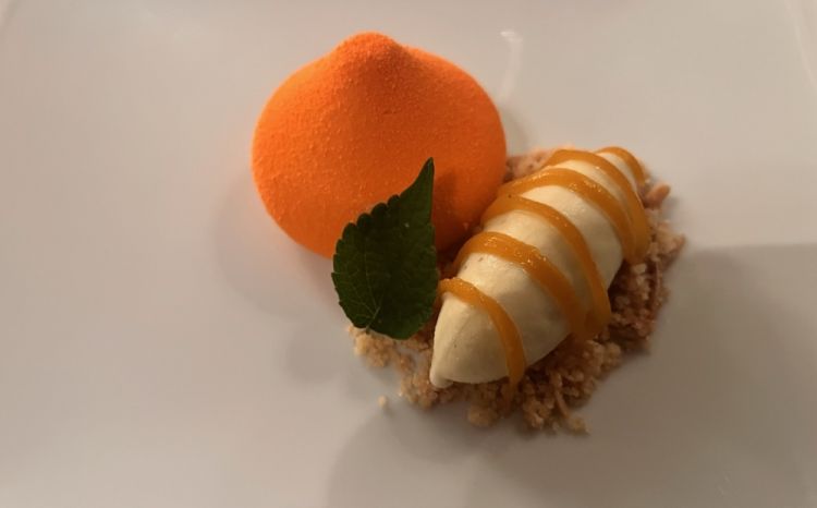 Albicocca, rosmarino, mandorla e yogurt