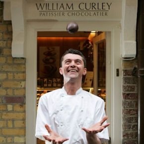 La pasticceria di William Curley, premiato quattro volte per il cioccolato migliore d'Inghilterra, è uno dei rifugi golosi di Heinz Beck