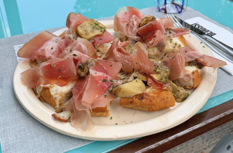 Un'altra creazione di Bedussi. La scelta&nbsp;delle pizze &egrave; sintetica e cambia in base a stagione ed estro
