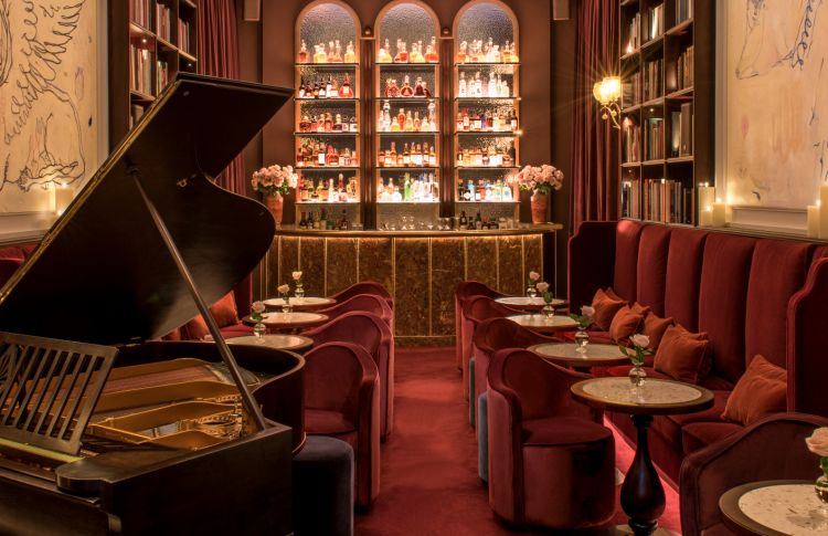 Eleganza ammaliante al Bar Biblioteca all'hotel Nolinski Venezia: al timone il mixology director Jérémy Bacquet