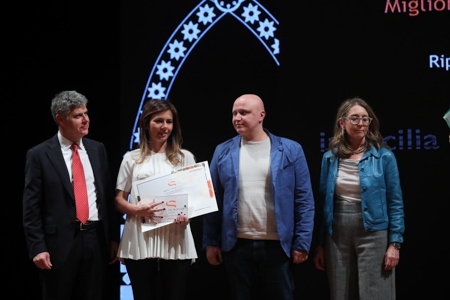 Premiato lo Zash di Riposto (Ct) come miglior ristorante. Da sinistra Salvatore Malandrino, Carla Maugeri, Giuseppe Raciti e Federica Eccel
