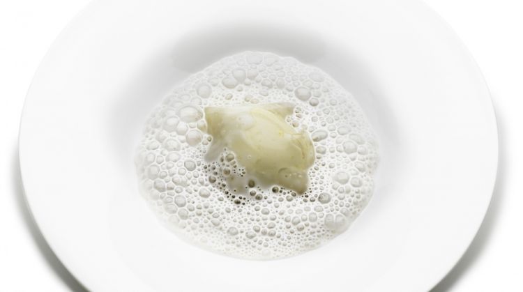 Bianco Mandorla, dessert della stessa concezione di quello che verrà servito a Milano
