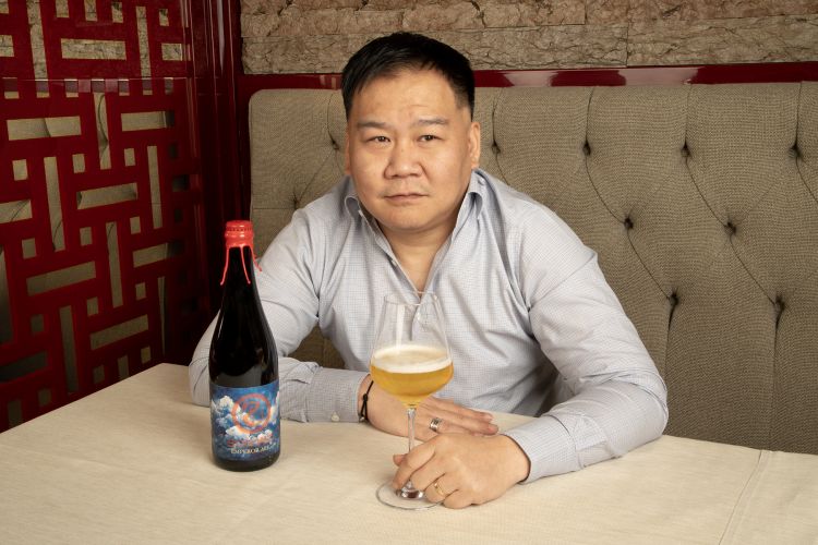 Le Zhang con la Emperor Ale