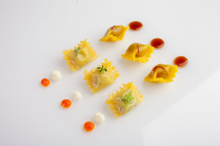 Bis di agnolotti, piatto storico dello chef
