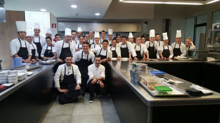 In the brigade at Eneko Atxa’s Azurmendi . «A very important experience for me, especially from a human and organisational perspective. We were like a big family, we all worked for the same goal». 
