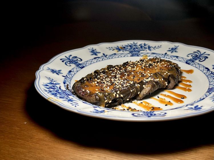 Nasu Dengaku: melanzana grigliata alla giapponese glassata con salsa dolce al miso