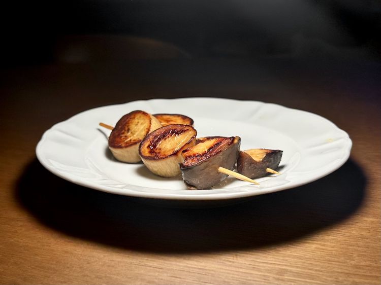 Spiedino King Oyster Mushroom: spiedino di funghi cardoncelli marinati con yuzukosho e poi grigliati