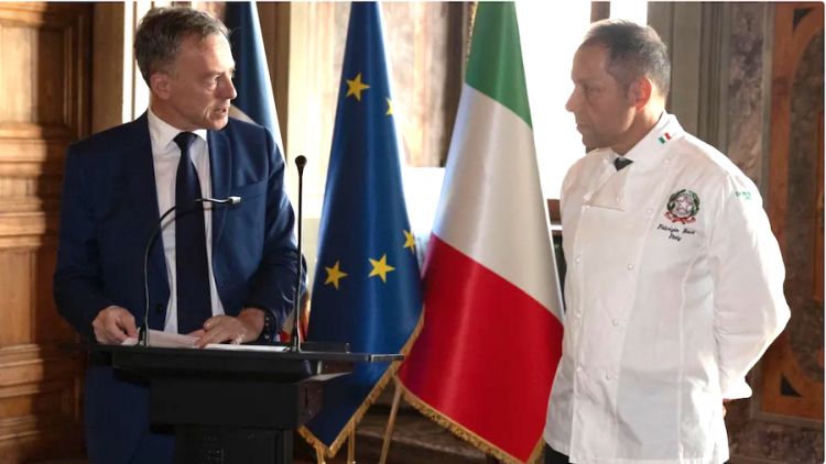 Martin Briens, a sinistra, Ambasciatore di Francia in Italia, e Fabrizio Boca, executive Chef della Presidenza della Repubblica italiana dal 1993