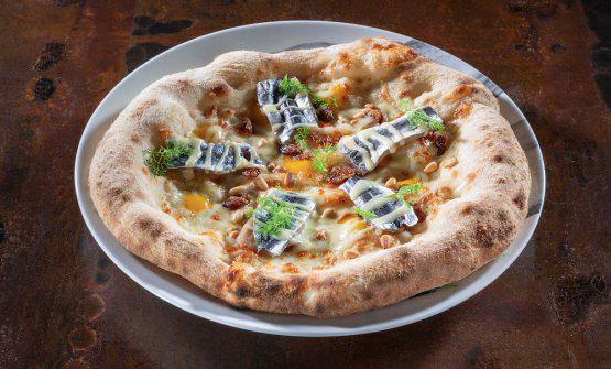Pizza con sarde marinate, di zafferano, finocchietto, olio di sarde