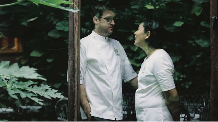 Dylan Jones e Bo Songvisava, chef di Bo.lan, riap