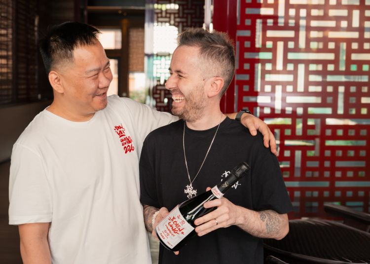 Le Zhang e Teo KayKay presentano Yì Chen Lòng, 
