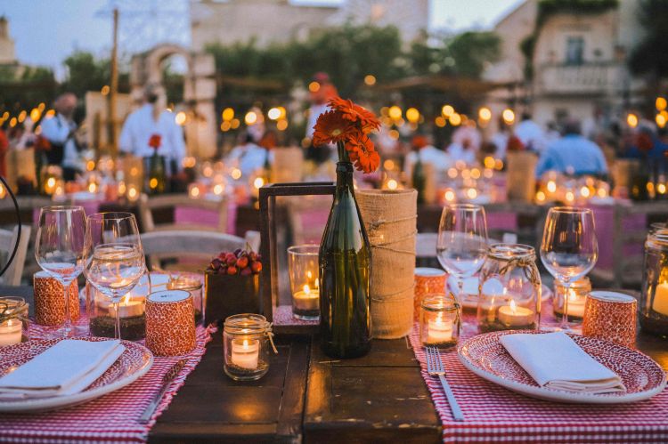 Tornano ogni anno, da giugno a ottobre, le Feste del Borgo, con lo stesso spirito, alcuni temi ricorrono come riti attesi, ma ogni edizione è diversa